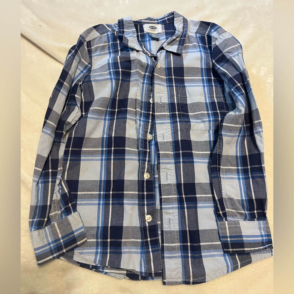 Old Navy button up shirt. Size 6/7